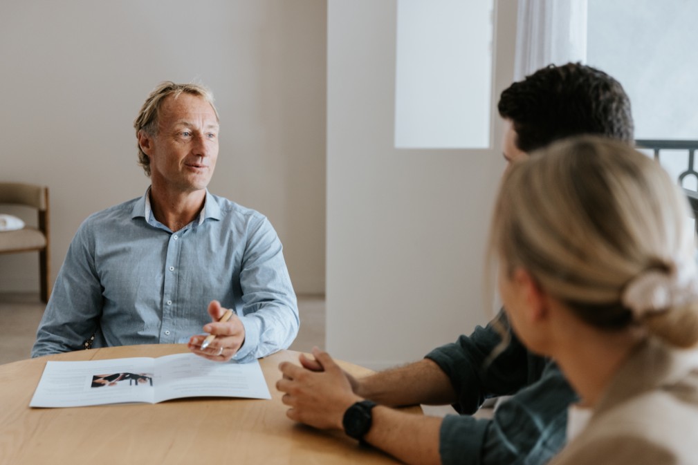 when-to-talk-to-will-lawyer Estate litigation lawyers in boardroom with clients